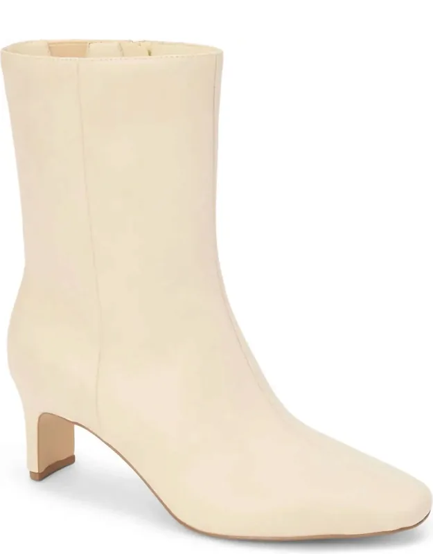 Adler Boots