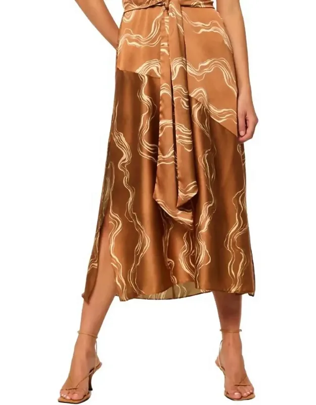 Midi Dress In Linear Wave With Adjustable Spaghetti Straps And Tiered Skirt