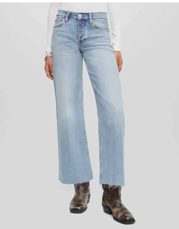 Mid Rise Wide Leg Crop Jeans