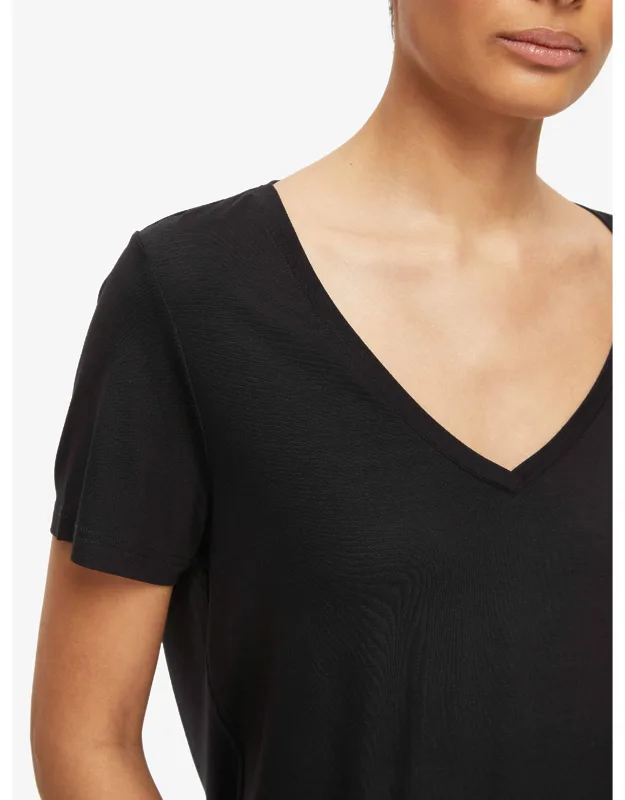 V-neck T-shirt