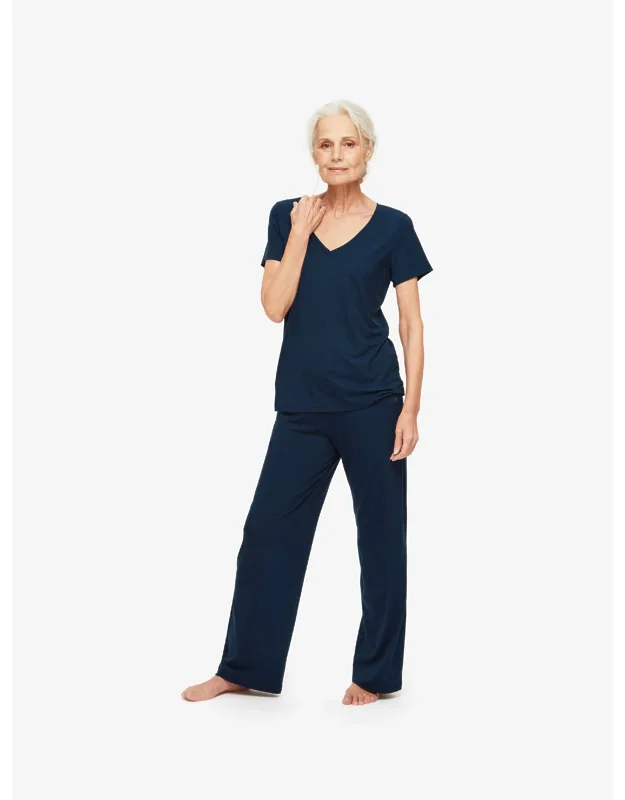 V-neck T-shirt