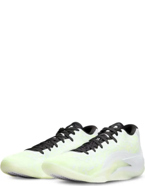 Zion 3 Low Top Basketball Sneakers