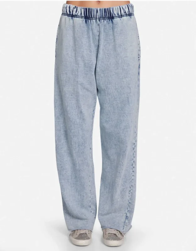 Wide-leg Pants