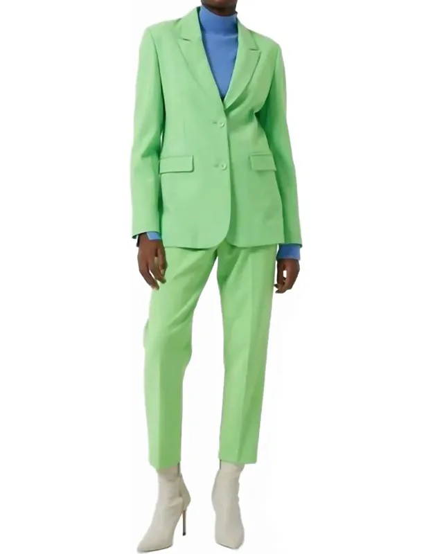 Buntie Whisper Ruth Blazer