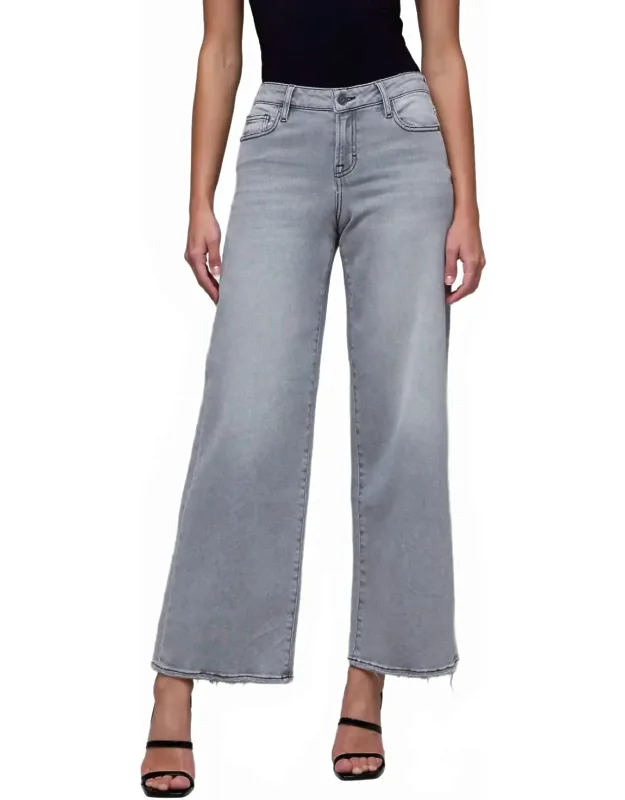 Mid Rise Wide Leg Jeans