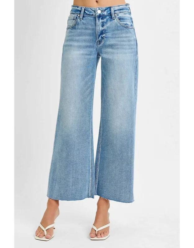 Wide Leg-cut Hem Jeans