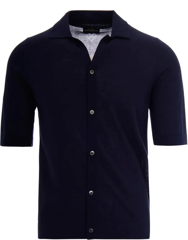 Short-sleeved Button-up Shirt With Classic Collar