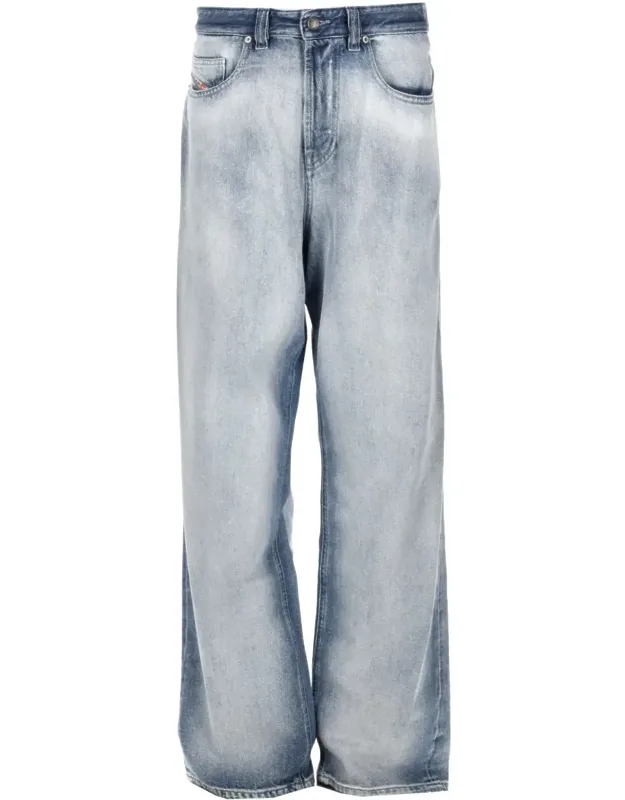 Wide-leg Jeans