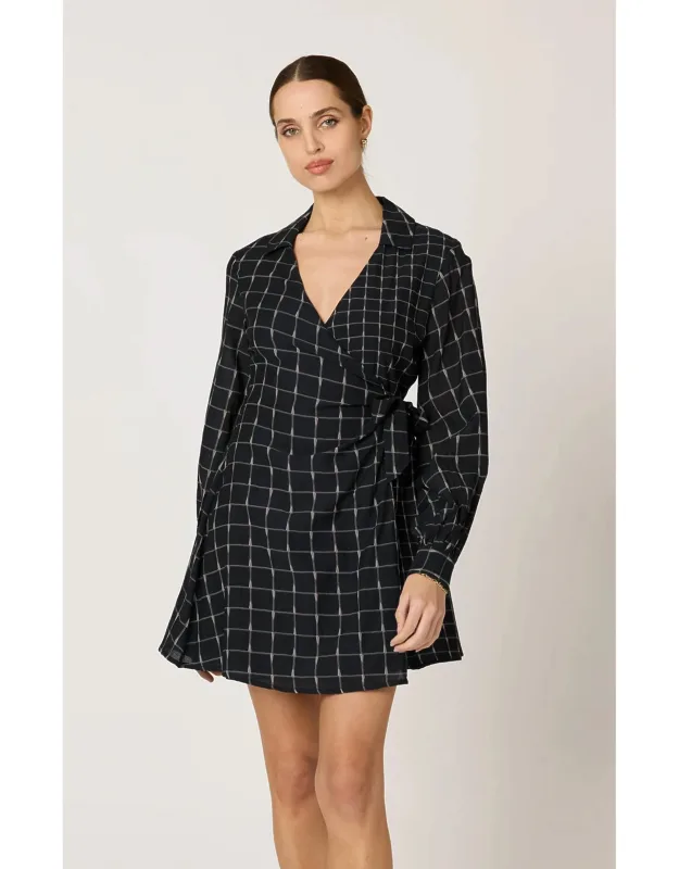 Talia Mini Dress In Print With Long Sleeves And V-neck