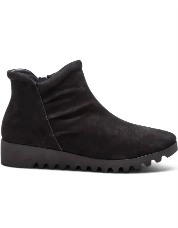 Zoey 2 Slip-on Boots