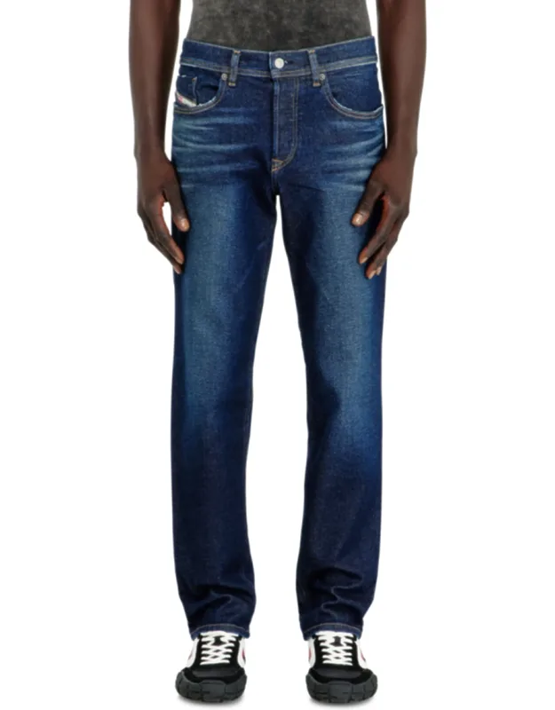 Diesel Regular Jeans 2023 D-finitive, Medium Waist, Tapered Leg