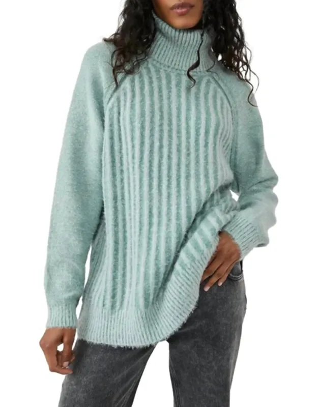Big City Ribbed Pullover Turtleneck Sweater
