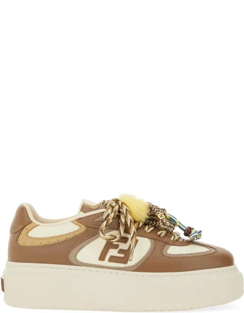 "match" Sneaker