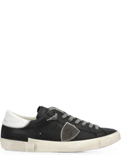 Low-top Sneakers