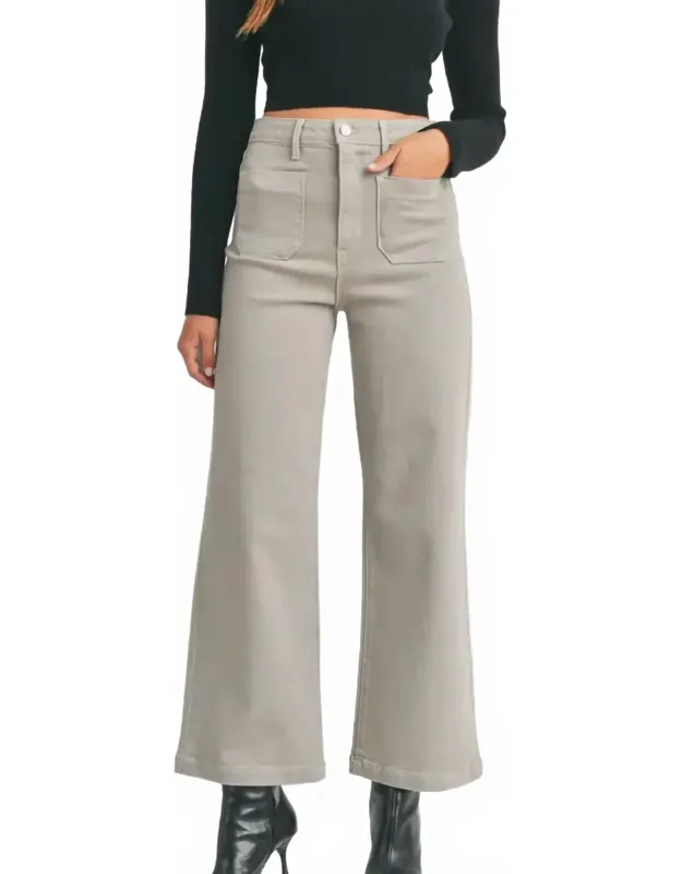 Patch Pocket Wide Leg Jeans