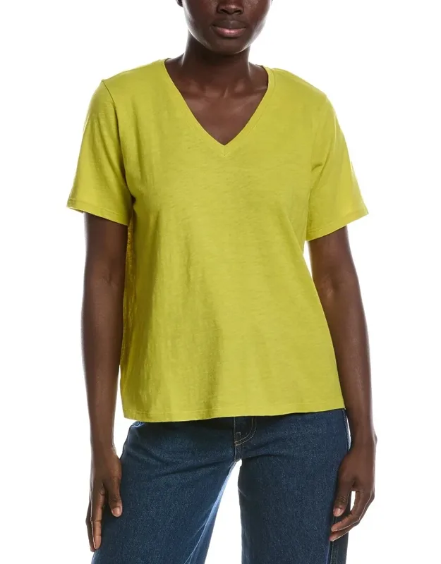 V-neck T-shirt