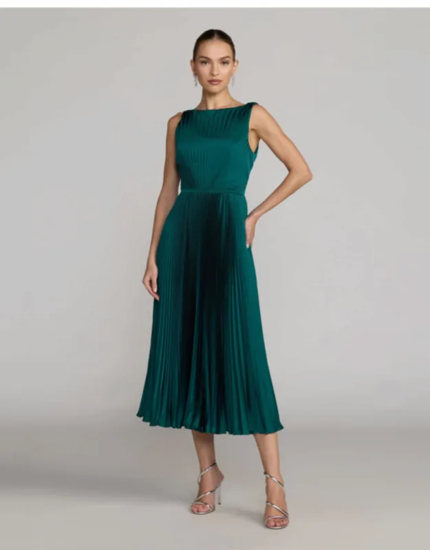 Petite Sleeveless High Neck Pleated Midi Dress