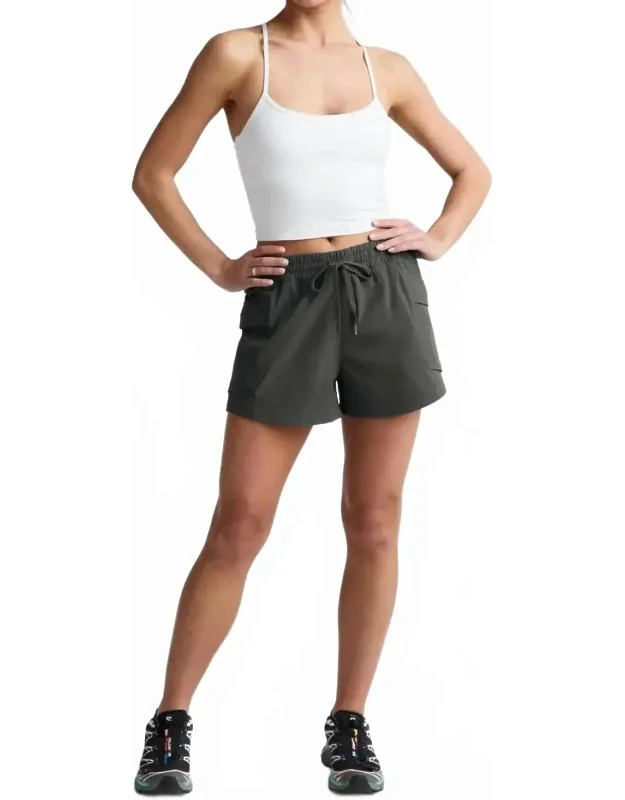 Peak Mid Rise Shorts