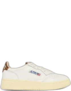 Medalist Low Leather And Leo Sneakers