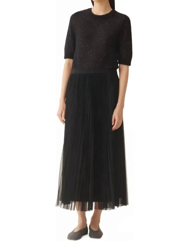 Woolen Pencil Skirt With Pleated Tulle Layer