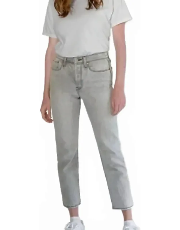 Straight Jeans