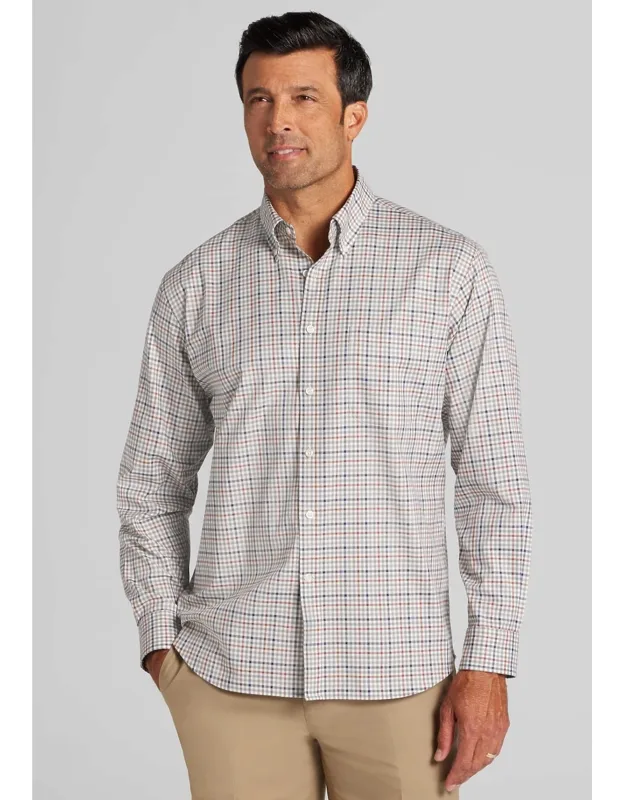 Traditional Fit Plaid Button Up Shirt