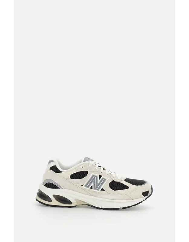 Sneakers With Abzorb And Sbs Cushioning