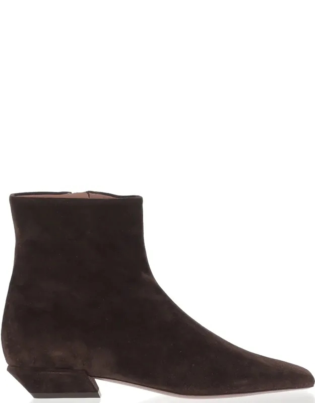 Pointed Toe Leather Boots