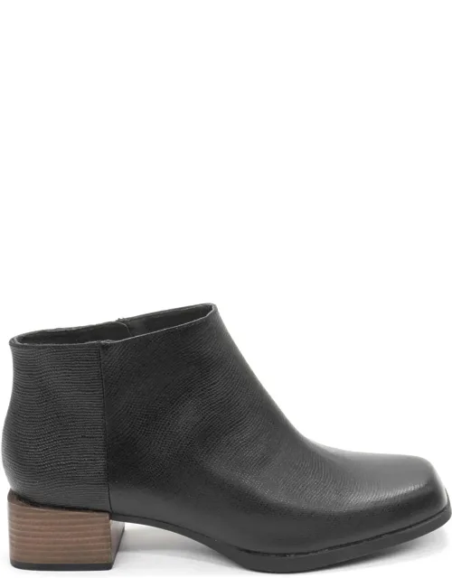 Kobo Chelsea Booties