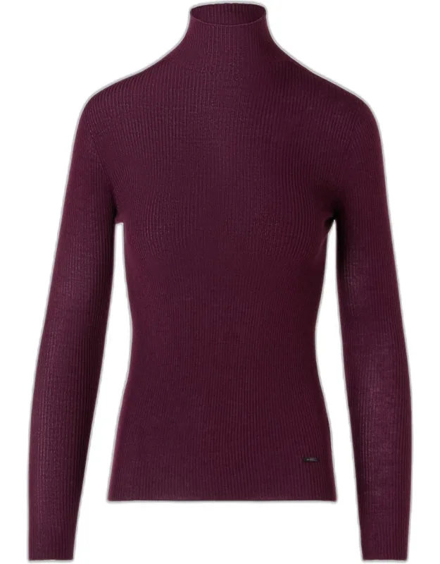 Ribbed Seamless Turtleneck Sweater