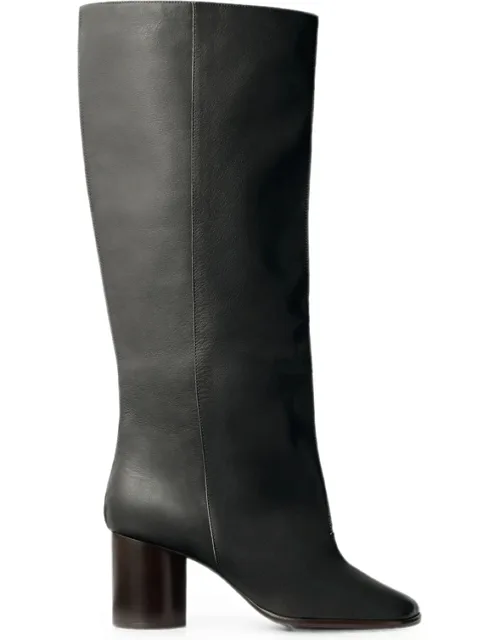 Crease Sleeve Boots In Soft Glossy Leather