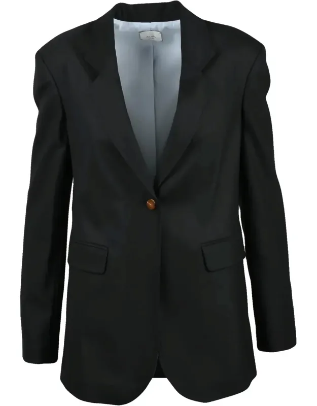 Fitted Blazer With Tailored Silhouette And Notched Lapels