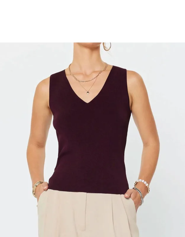 Sleeveless V-neck Sweater Top