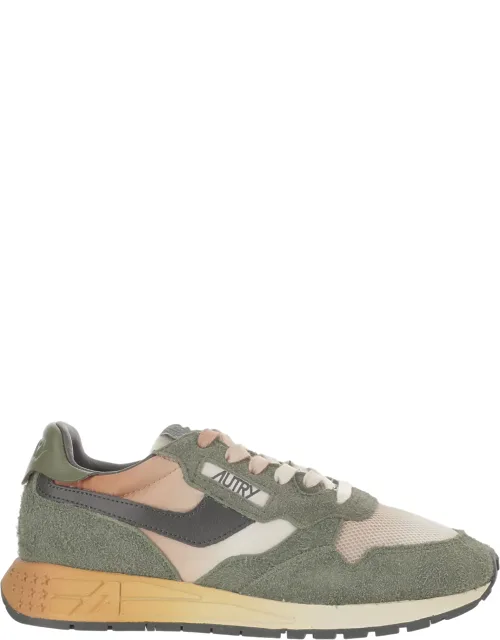 Round Toe Sneakers With Contrast Padded Heel