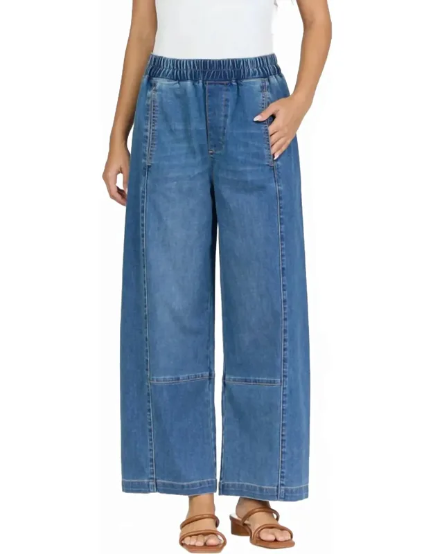 Cropped Barrel Jeans