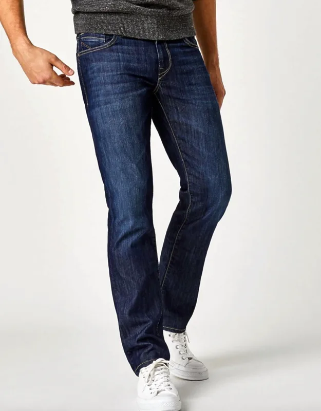 Straight Jeans