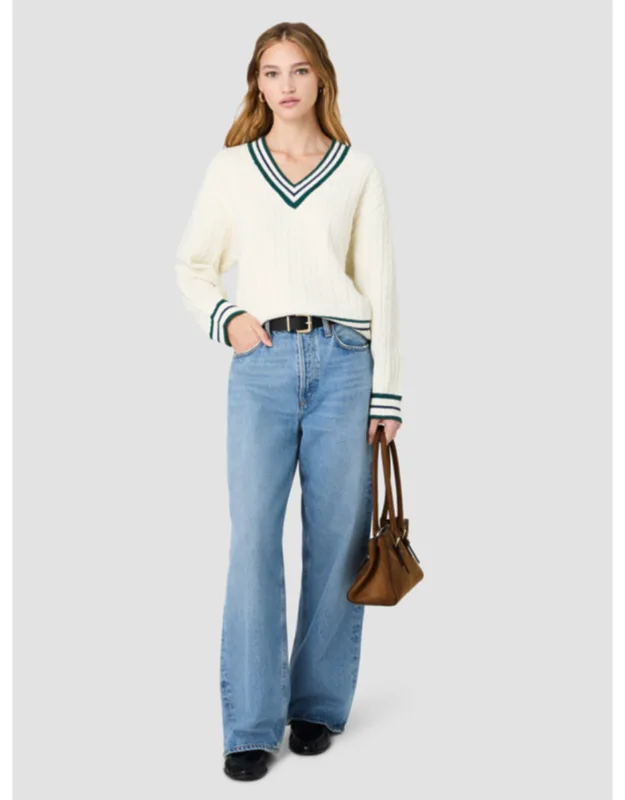 Knit V-neck Cable Pullover