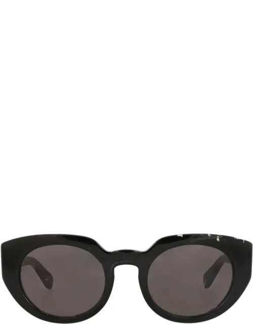 Round-frame Sunglasses With Saddle Nose Bridge And Protective Case