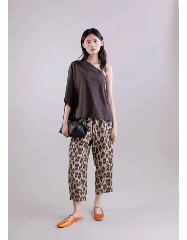 Savanna Shadow Slouchy Pants With Pleats In Animal Print