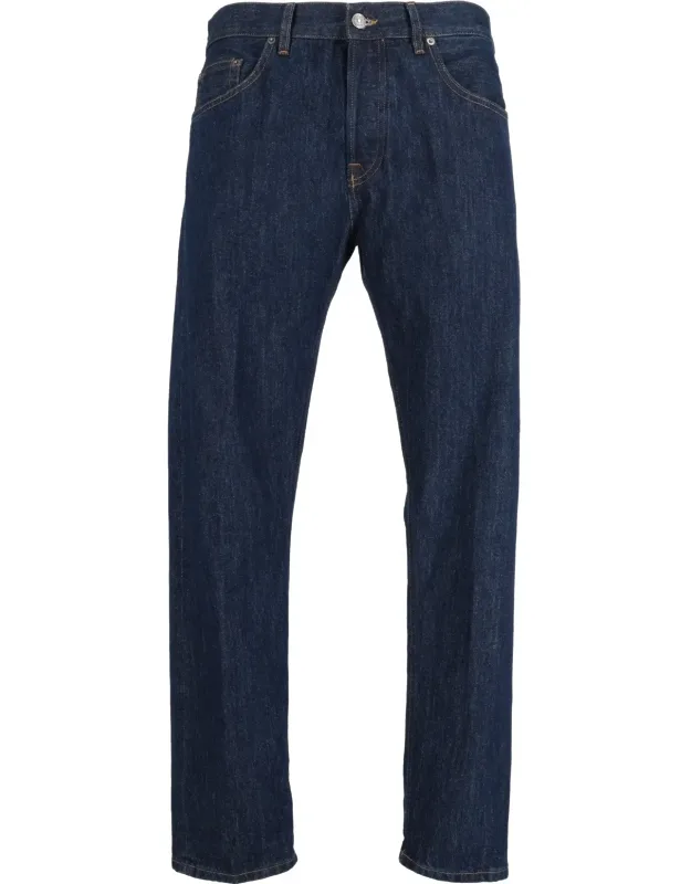 Classic Straight-leg Jeans With Five-pocket Design