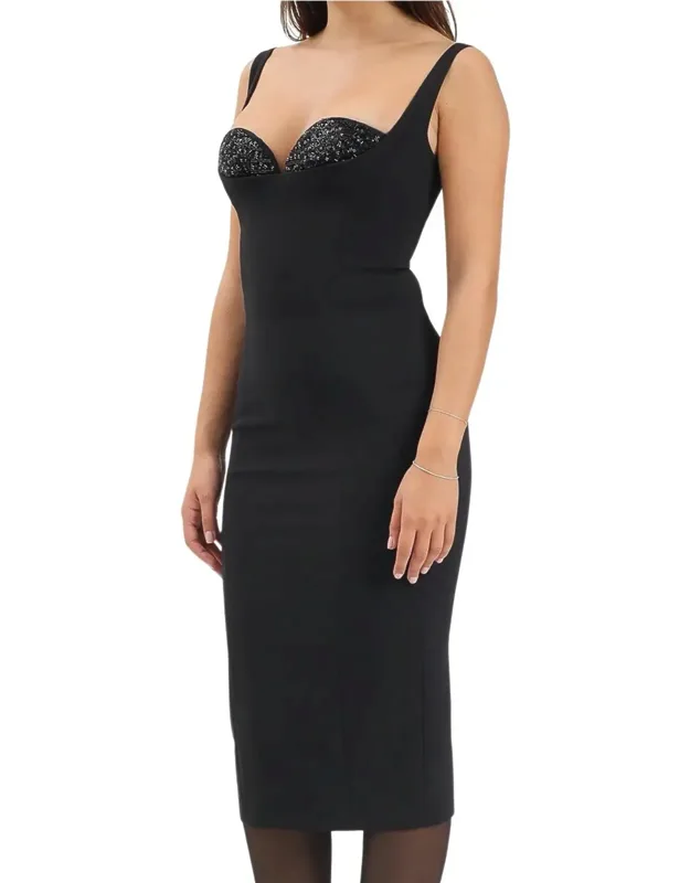 Embroidered Bra Neckline Longuette Sheath Dress