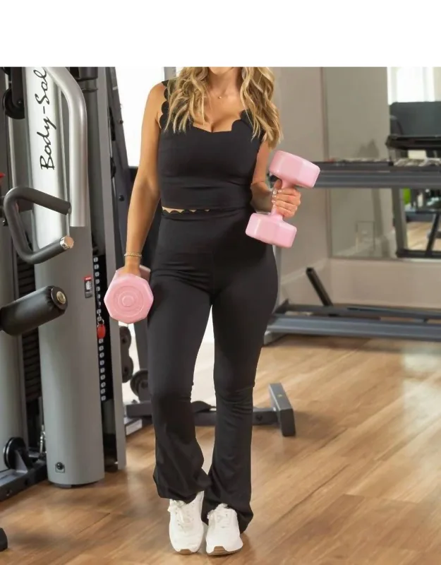 Versatile Scalloped Leggings