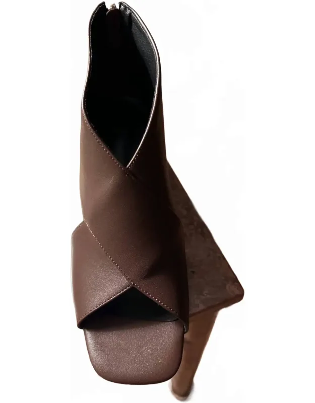 Chunky Heel Side Cut-out Ankle Boots