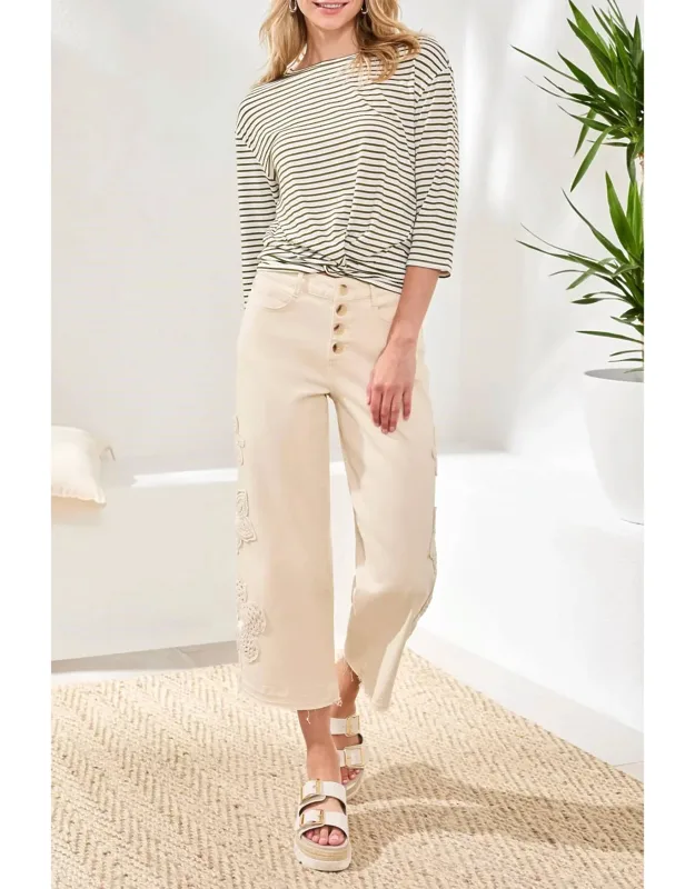 Button-fly Wide Crop Jeans With Floral Detail