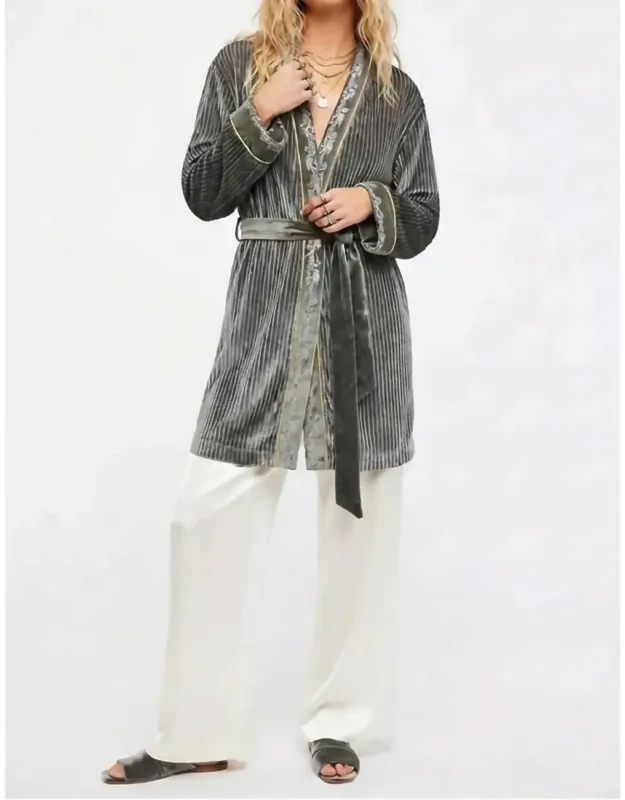 Embroidered Pleated Kimono Robe