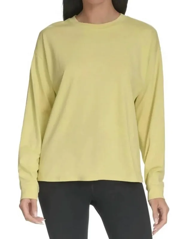 Performance Long-sleeve Crewneck T-shirt