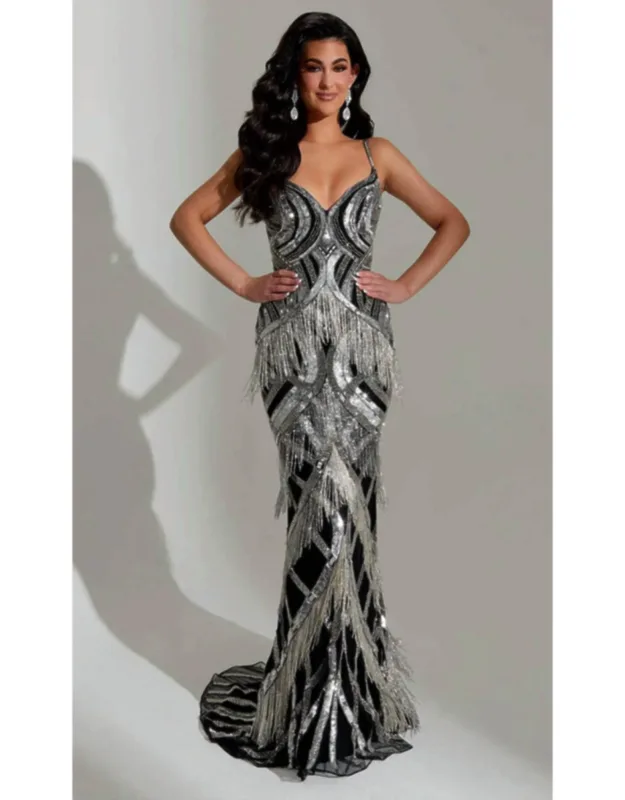 Sleeveless Fringe Embellished Evening Dress
