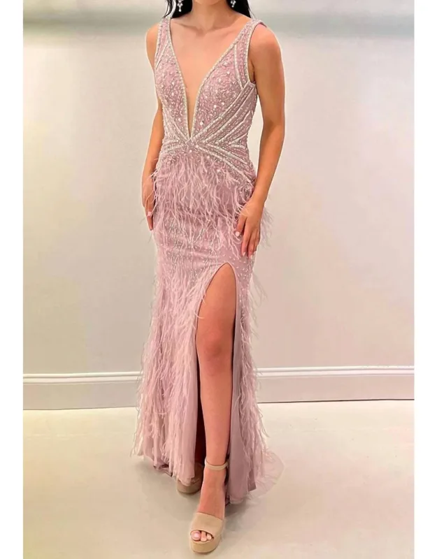 Feather Detailed Sleeveless Prom Dress