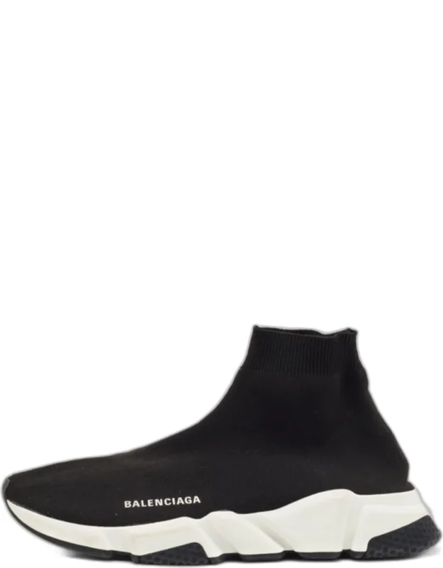 Speed Trainer With Stretchy Knit And Bouncy Rubber Sole