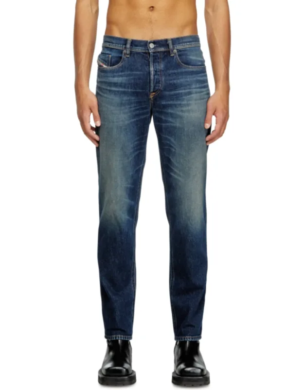 Diesel Regular Jeans 2023 D-finitive, Button Fly, Tapered Leg